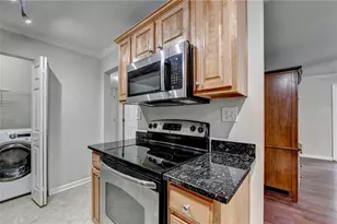 702 Brighton Point, Sandy Springs, GA 30328 - Photo 12