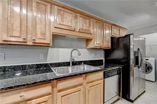 702 Brighton Point, Sandy Springs, GA 30328 - Photo 10