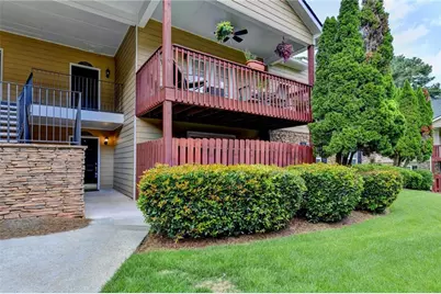 702 Brighton Point, Sandy Springs, GA 30328 - Photo 2