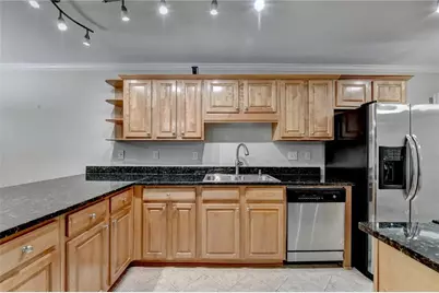 702 Brighton Point, Sandy Springs, GA 30328 - Photo 8