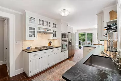 255 Springdale Drive NE, Atlanta, GA 30305 - Photo 10