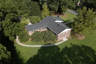 5117 Lakewood Dr, Acworth, GA 30101 - Photo 4