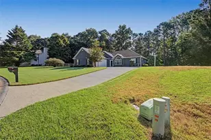 333 Allatoona Shores Dr, Canton, GA 30114 - Photo 4