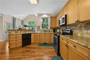 230 Ridge Bluff Ln, Suwanee, GA 30024 - Photo 16
