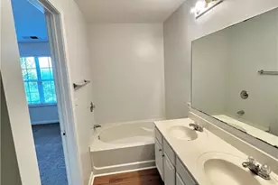 725 Crestwell Circle SW, Atlanta, GA 30331 - Photo 8