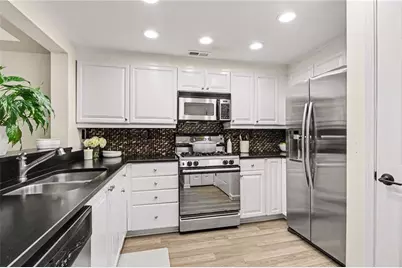 3636 Habersham Road NW #2204, Atlanta, GA 30305 - Photo 8