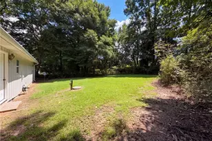 3704 Meadowview Dr, Lithia Springs, GA 30122 - Photo 20