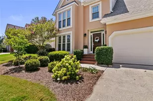2209 Concord Square NE, Marietta, GA 30062 - Photo 2
