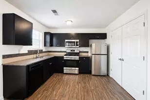 2490 Rambling Way, Lithonia, GA 30058 - Photo 14