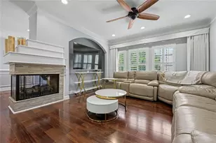 1004 Glenivy, Marietta, GA 30062 - Photo 2