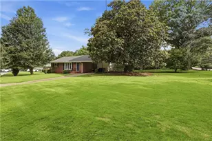 2224 Rando Ln NW, Atlanta, GA 30318 - Photo 2