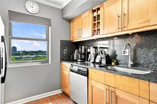795 Hammond Dr, Sandy Springs, GA 30328 - Photo 8