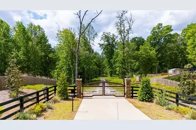 352 Mulberry Road, Winder, GA 30680 - Photo 2