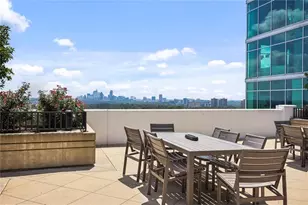 250 Pharr Rd NE, Atlanta, GA 30305 - Photo 30
