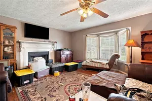 2152 Red Rose Ln, Loganville, GA 30052 - Photo 4