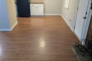 945 Hemingway Rd, Stone Mountain, GA 30088 - Photo 6
