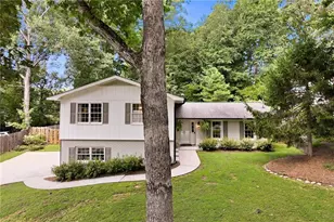 670 Robinhood Trail, Gainesville, GA 30501 - Photo 6