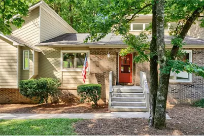 4004 Woodridge Court, Duluth, GA 30096 - Photo 4