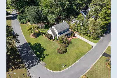 147 Lakeside Drive NW, Kennesaw, GA 30144 - Photo 2