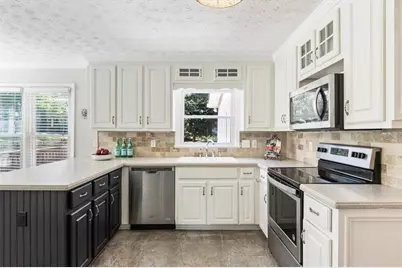 147 Lakeside Drive NW, Kennesaw, GA 30144 - Photo 4
