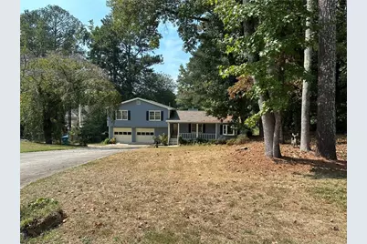 1763 Shadybrook Court, Lawrenceville, GA 30043 - Photo 2