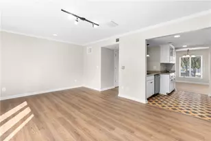 15 Ivy Square Northeast, Atlanta, GA 30342 - Photo 12