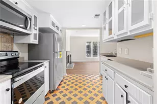 15 Ivy Square Northeast, Atlanta, GA 30342 - Photo 6
