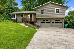 1758 Eric Cir, Lawrenceville, GA 30043 - Photo 2