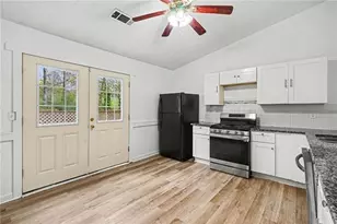 400 Hemlock Dr, Lawrenceville, GA 30046 - Photo 6