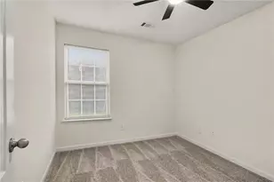 6865 Mountain Cir, Riverdale, GA 30274 - Photo 16