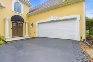 8585 Driver Cir, Alpharetta, GA 30022 - Photo 4