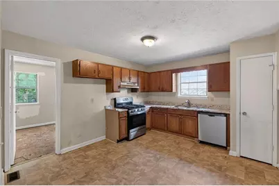 6077 Cherokee Valley Lane, Lithonia, GA 30058 - Photo 14