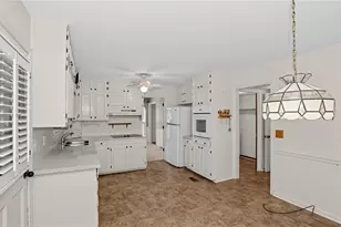 110 Jade Cove Cir, Roswell, GA 30075 - Photo 10