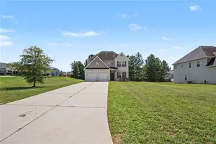 1146 E Shoreview Dr, McDonough, GA 30253 - Photo 2