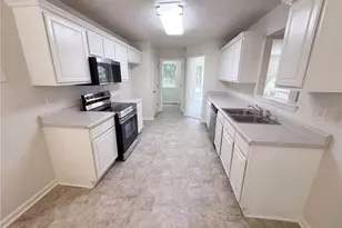 7830 Mosswood Ln, Gainesville, GA 30506 - Photo 2