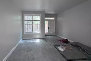 7945 Highland Bluff, Sandy Springs, GA 30328 - Photo 14