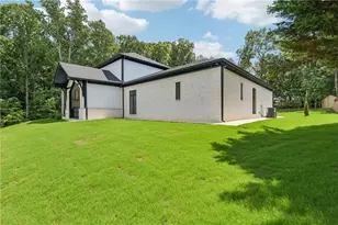 1940 E Bay St, Hoschton, GA 30548 - Photo 64