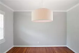 1347 Chalmette Dr NE, Atlanta, GA 30306 - Photo 8