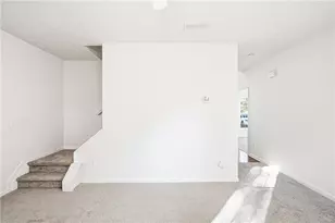 2470 Miller Oaks Cir, Decatur, GA 30035 - Photo 6