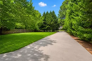 730 Tab Roberts Rd, Lawrenceville, GA 30043 - Photo 4