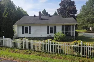 335 E Pine St, Rockmart, GA 30153 - Photo 2