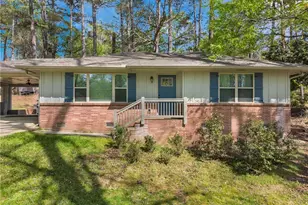 6005 Dolvin Ln, Buford, GA 30518 - Photo 2