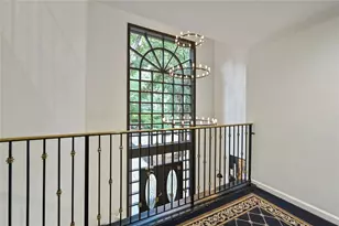 2201 Pine Heights Dr NE, Atlanta, GA 30324 - Photo 10