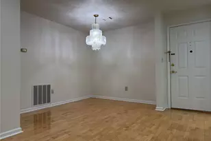 2201 Pine Heights Dr NE, Atlanta, GA 30324 - Photo 16