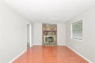 596 Crestmont Ct, Jonesboro, GA 30238 - Photo 4