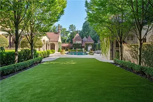 5375 Long Island Dr, Atlanta, GA 30327 - Photo 12