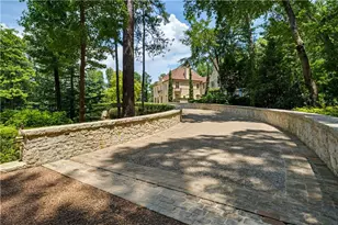 5375 Long Island Dr, Atlanta, GA 30327 - Photo 14