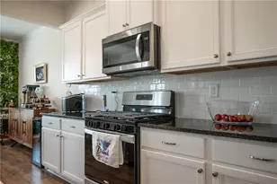729 Glenside Dr, Jefferson, GA 30549 - Photo 10