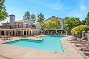 324 Granville Ct, Sandy Springs, GA 30328 - Photo 4