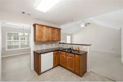 304 Victory Circle, Commerce, GA 30529 - Photo 8